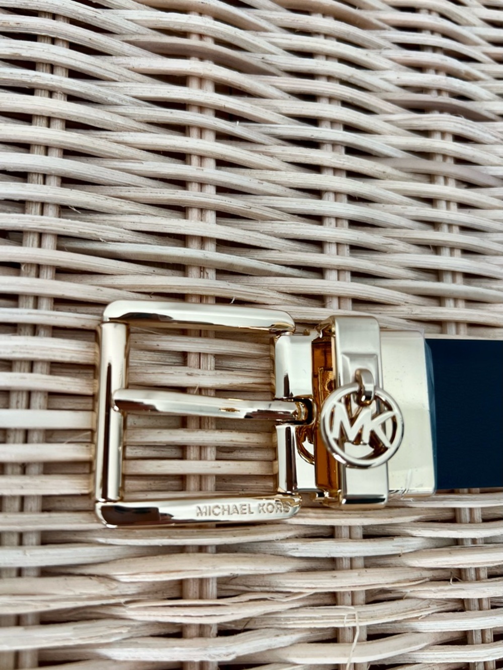 Michael Kors Reversible Leather Belt Black White Gold Buckle Size L NWT - Picture 2 of 5